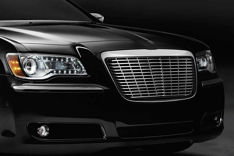 Automotive Grille: Qhov Chaw Tsim Tus Kheej Raws Li Engineering Precision